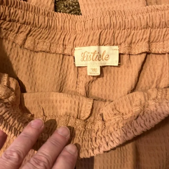 LISTICLE.  TWO PIECE SHORT SET. L/S BLOUSE AND SHORTS. SIZE MEDIUM. SALMON COLOR - Picture 3 of 11